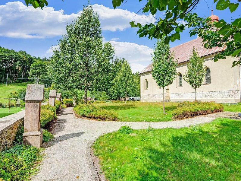 Lavish Cottage Near Ski Area In Cerny Dul image