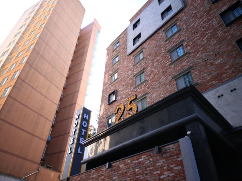 25 Hotel image