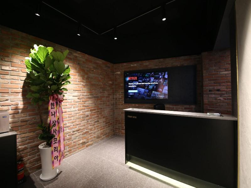 25 Hotel image