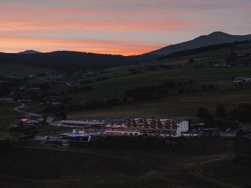 Panorama Hotel Huberhof image