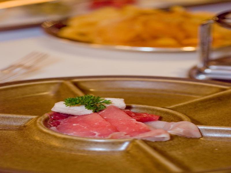 Hotel Restaurant Alpina image