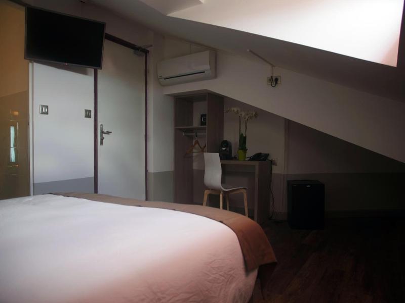 Hôtel Des Amandiers image