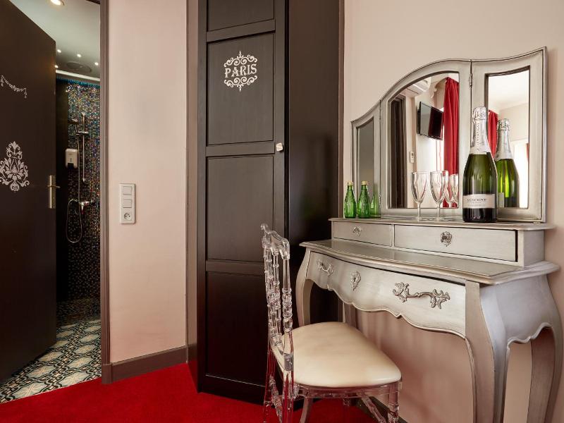 Grand Hôtel Amelot image