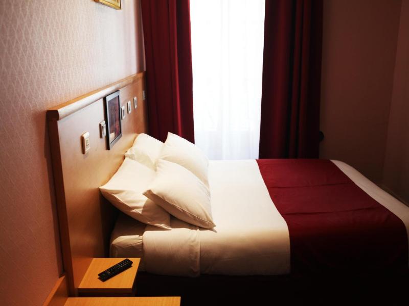 Grand Hôtel Amelot image