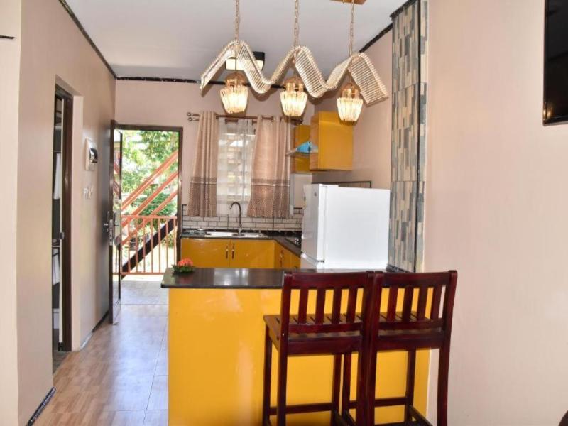 Al - Minhaj Service Apartments image