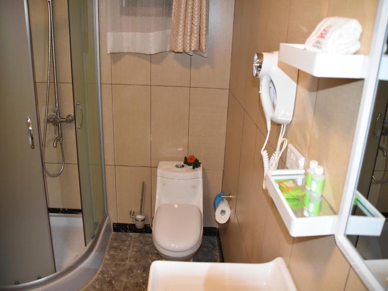 Al - Minhaj Service Apartments image