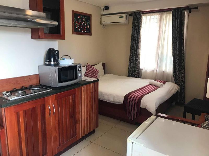 Al - Minhaj Service Apartments image