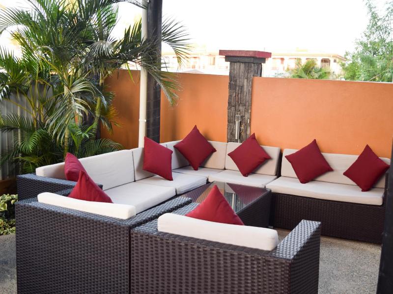 Al - Minhaj Service Apartments image
