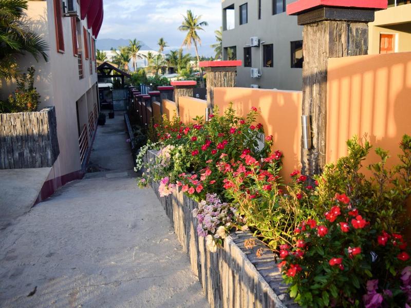 Al - Minhaj Service Apartments image