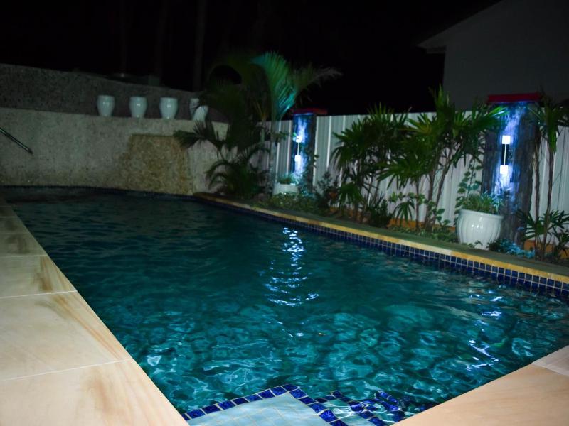 Al - Minhaj Service Apartments image