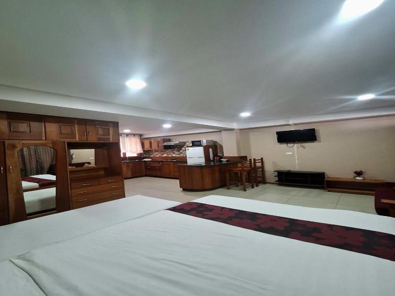 Al - Minhaj Service Apartments image
