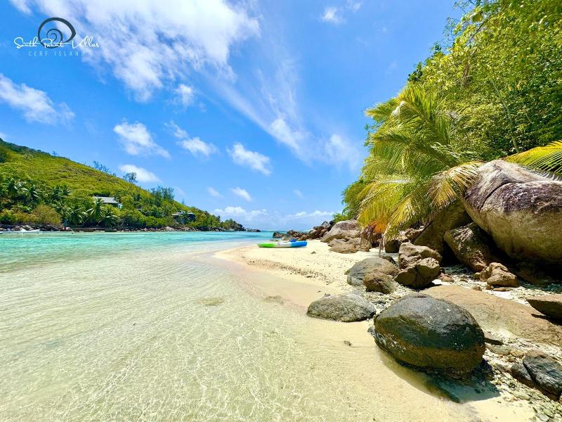 South Point Villas Cerf Island image