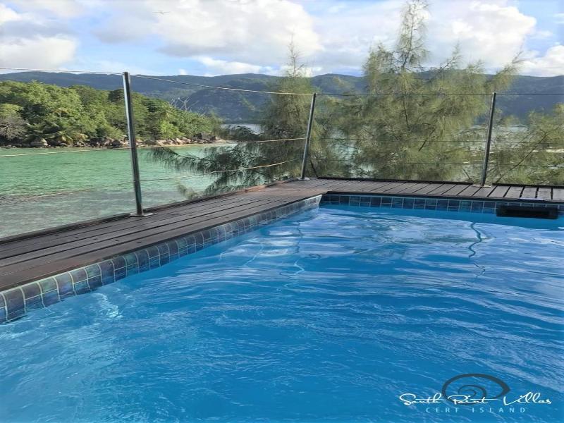 South Point Villas Cerf Island image