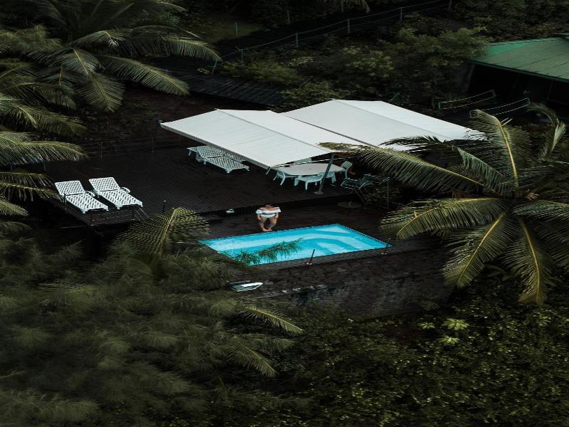 South Point Villas Cerf Island image