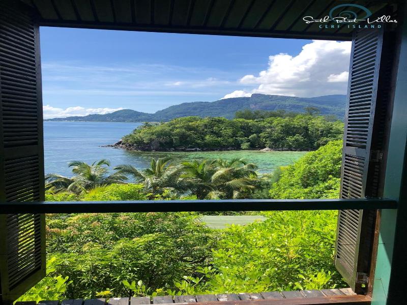 South Point Villas Cerf Island image
