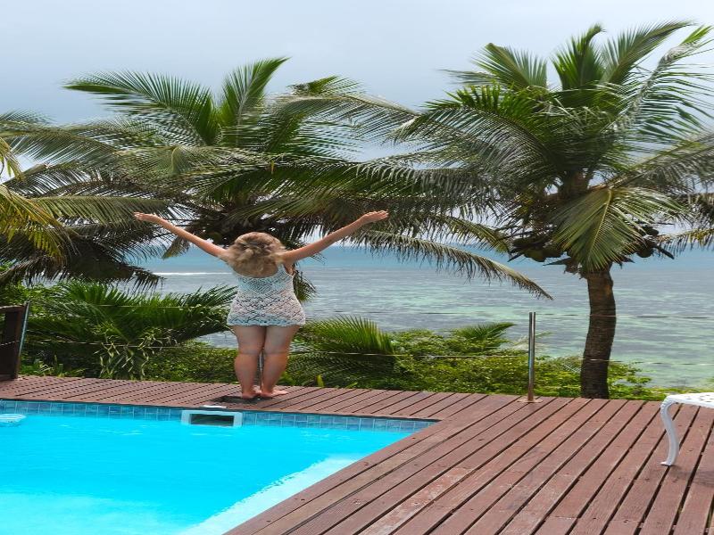 South Point Villas Cerf Island image