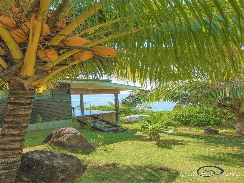 South Point Villas Cerf Island image