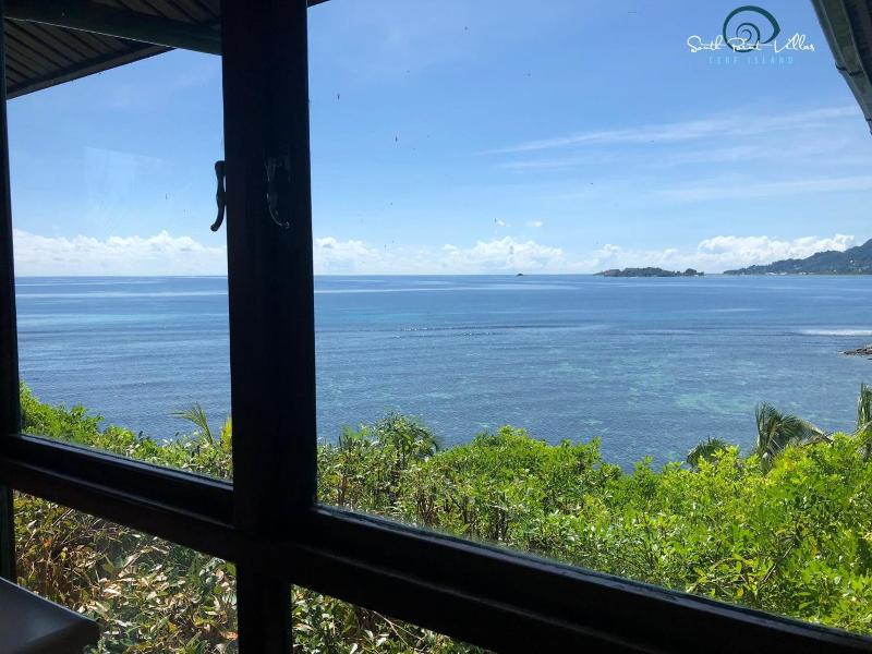 South Point Villas Cerf Island image