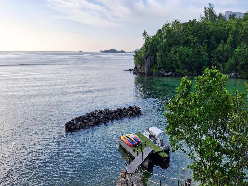 South Point Villas Cerf Island image