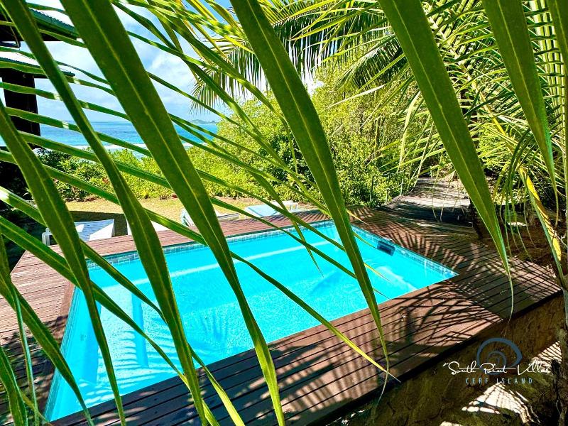South Point Villas Cerf Island image