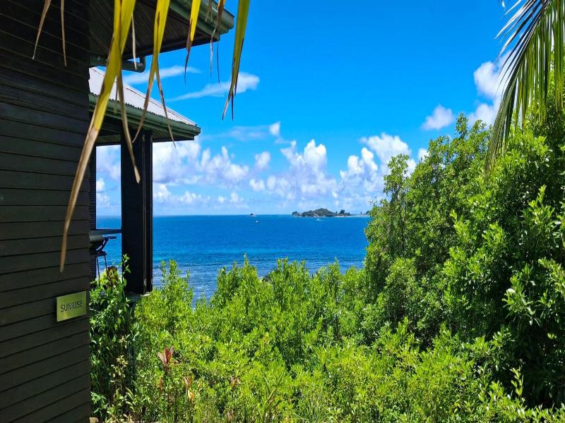 South Point Villas Cerf Island image
