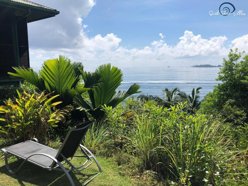 South Point Villas Cerf Island image