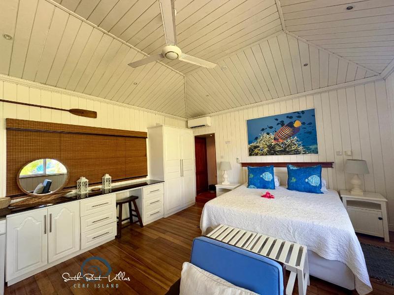 South Point Villas Cerf Island image