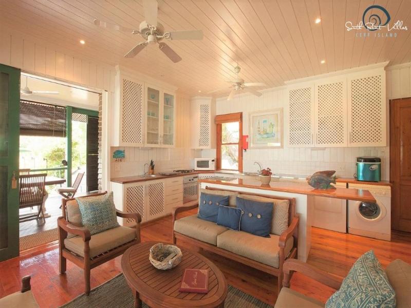 South Point Villas Cerf Island image
