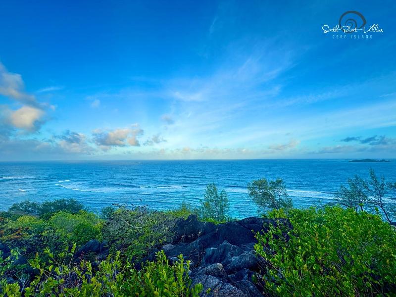 South Point Villas Cerf Island image