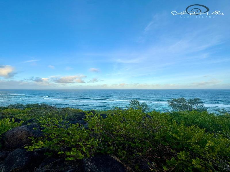 South Point Villas Cerf Island image