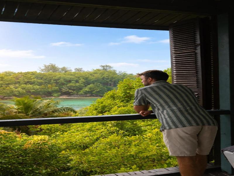 South Point Villas Cerf Island image