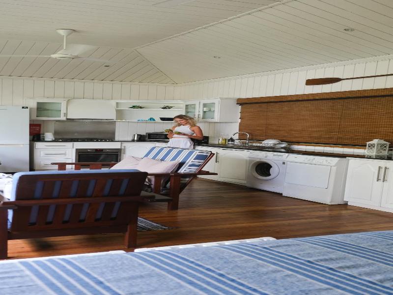 South Point Villas Cerf Island image