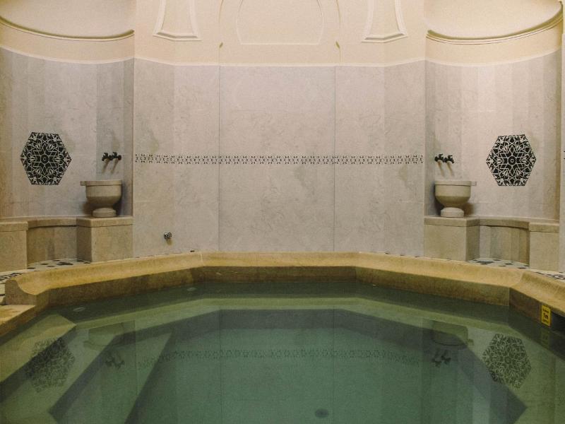 Isa Begov Hamam Hotel image