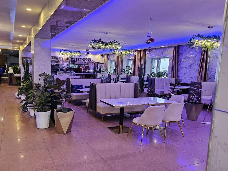 Land Hotel image
