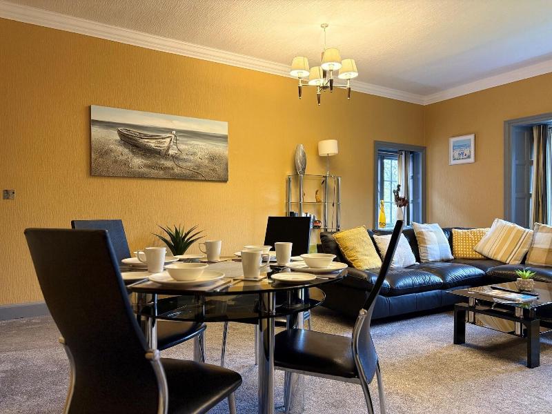 Rossal House Apartments image
