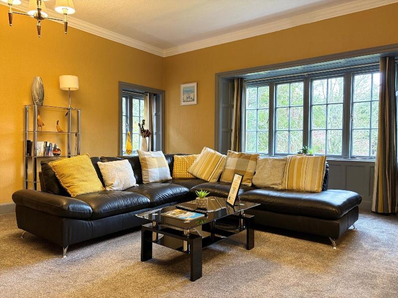 Rossal House Apartments image