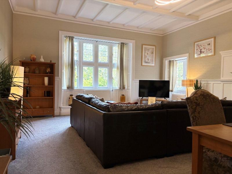 Rossal House Apartments image
