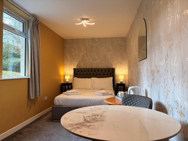 Rossal House Apartments image