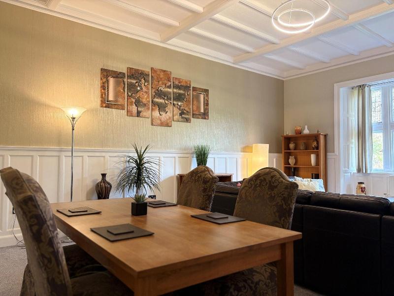 Rossal House Apartments image