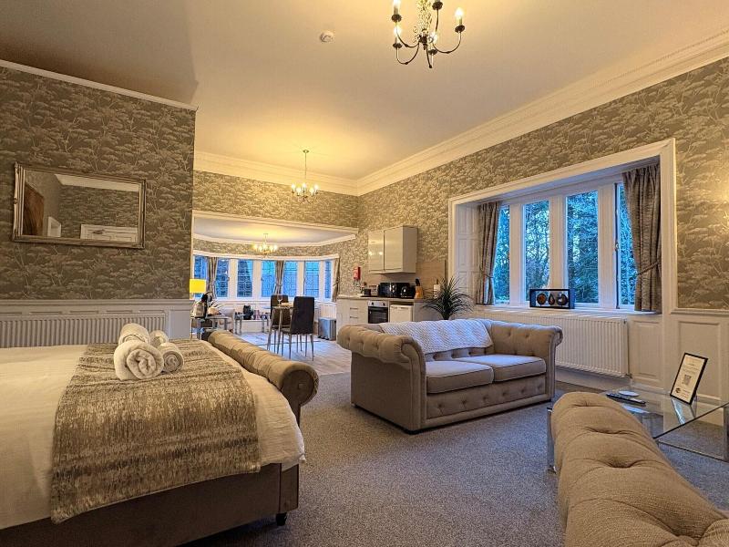 Rossal House Apartments image