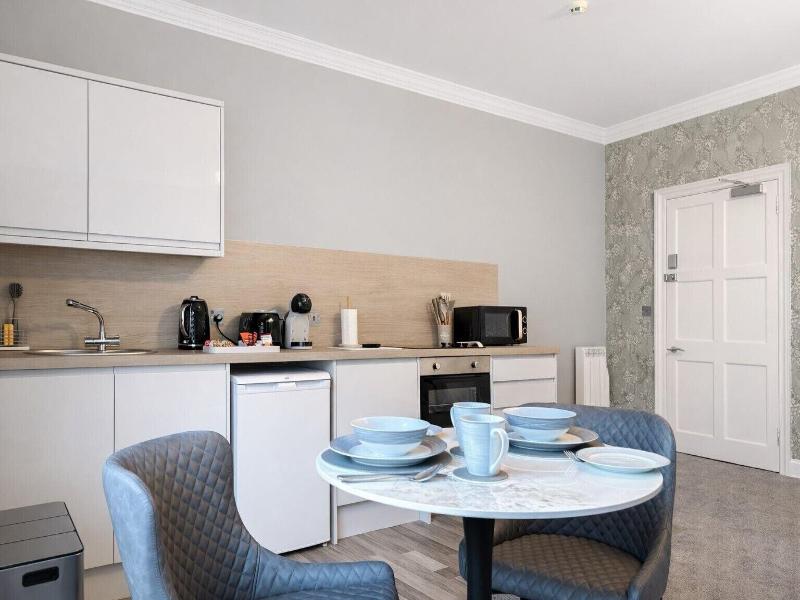 Rossal House Apartments image