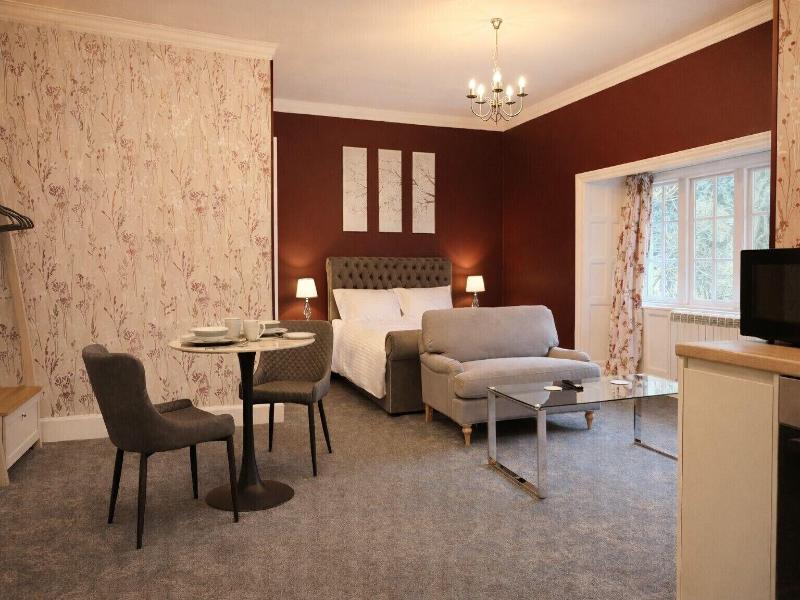 Rossal House Apartments image