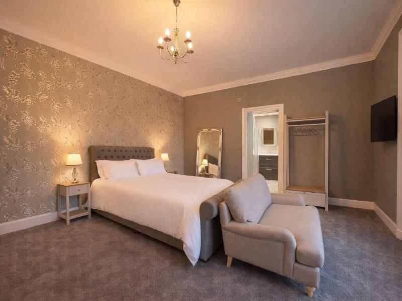 Rossal House Apartments image