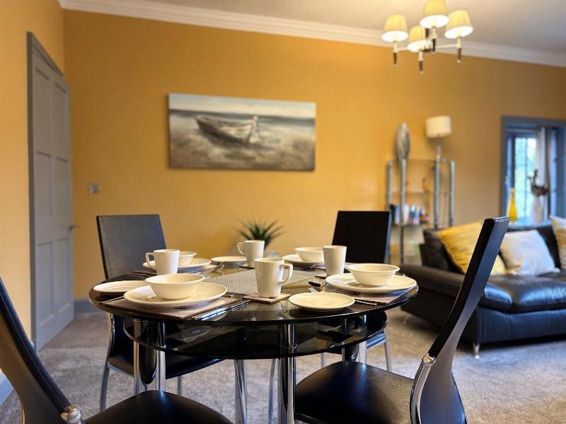 Rossal House Apartments image