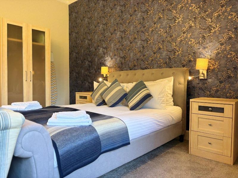 Rossal House Apartments image