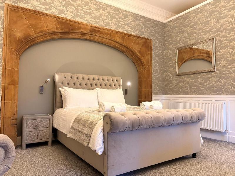 Rossal House Apartments image