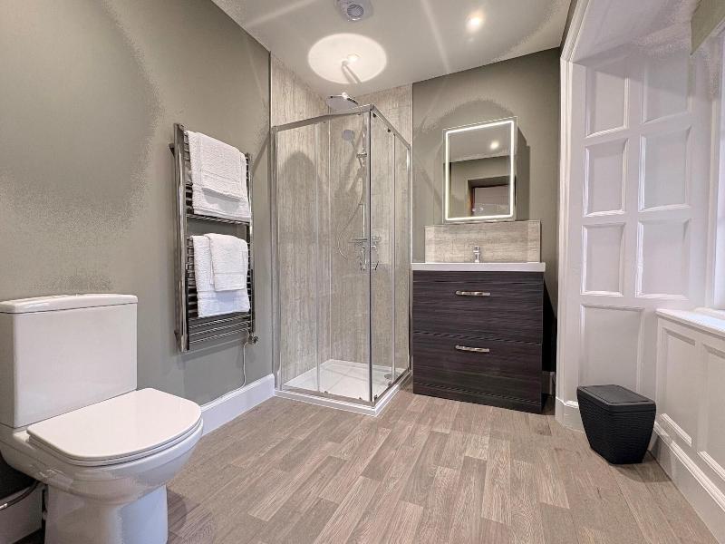 Rossal House Apartments image