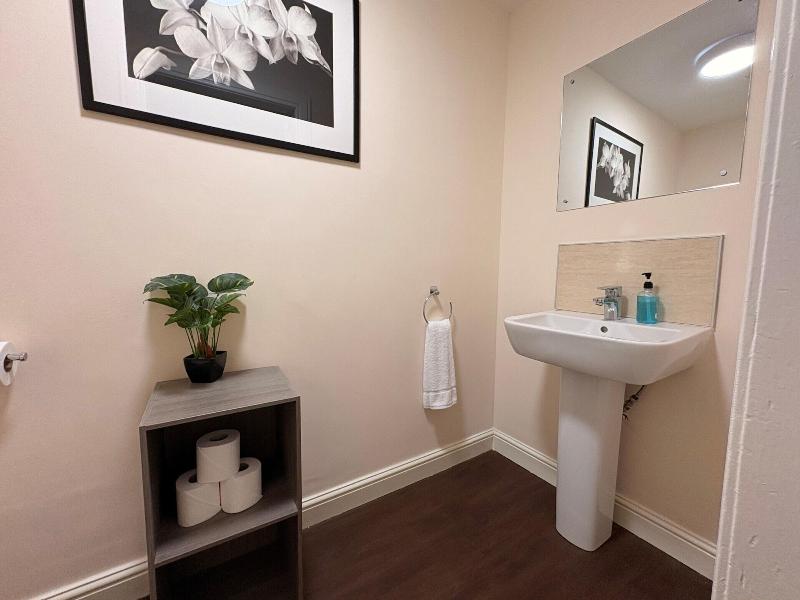 Rossal House Apartments image