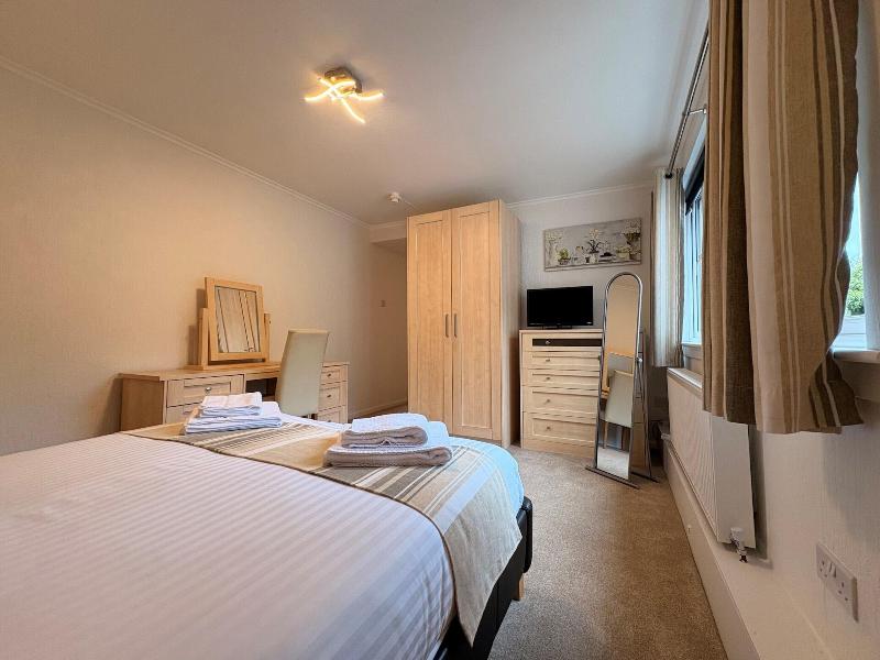 Rossal House Apartments image