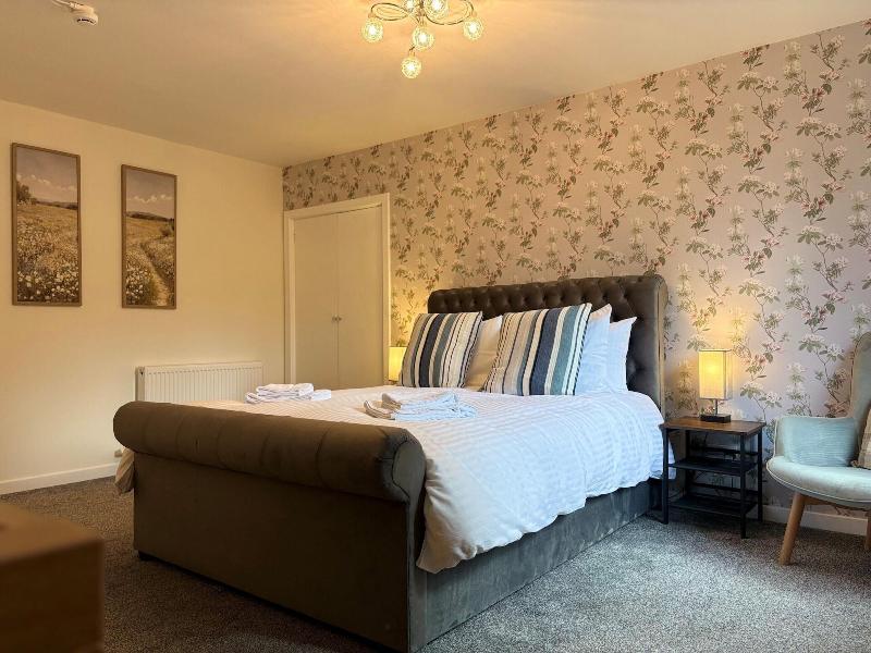 Rossal House Apartments image